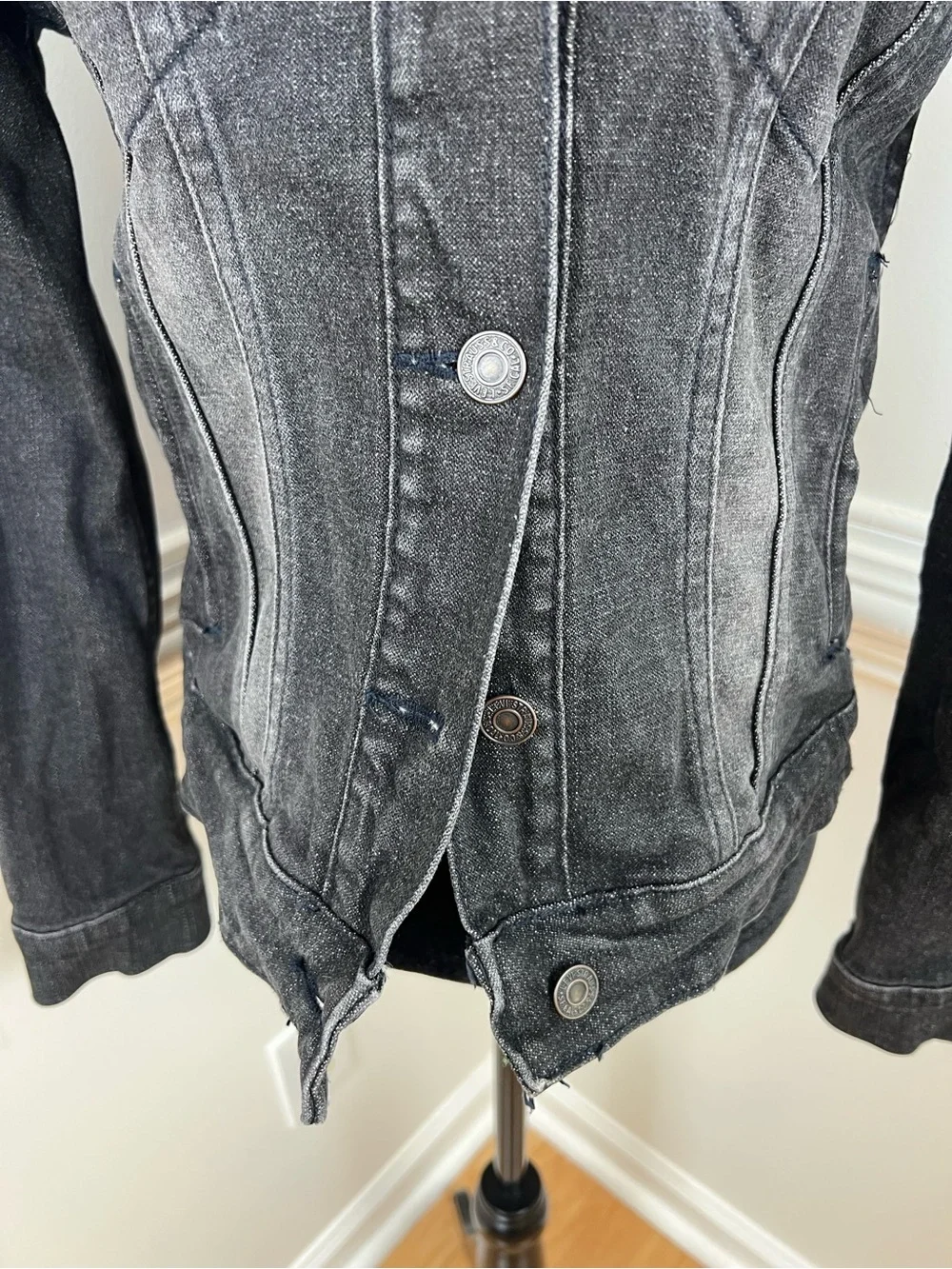 Levi's Black Denim Women’s Trucker Jacket Size M